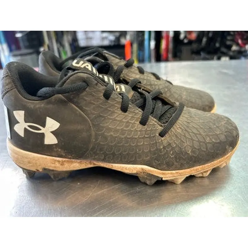 Used Under Armour CLEAT BB/SB Cleats Black Junior 04 11868-S000064102