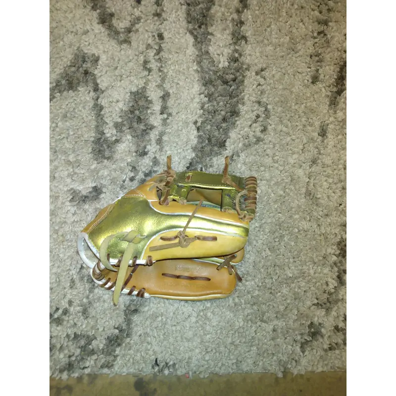 Used Easton Right Hand Throw Baseball Glove 11.5"