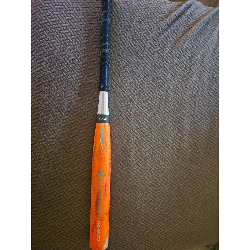 Easton orange Mako Bat 30/20.very hot best offer