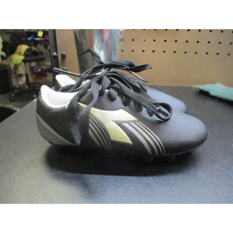 Diadora Soccer Cleats Youth Size 9.5