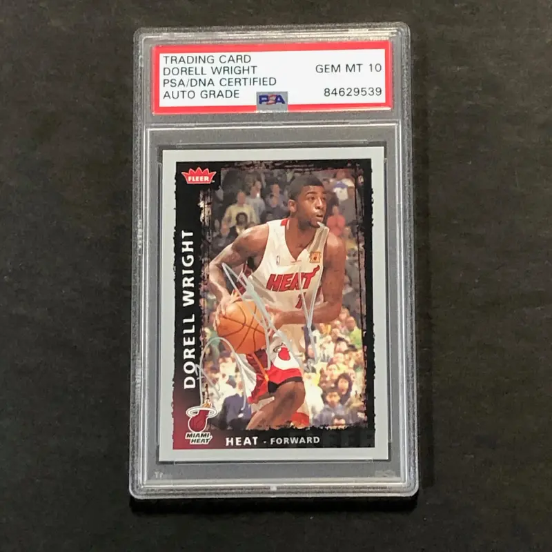 2008-09 NBA Fleer #100 Dorell Wright Signed Card AUTO 10 PSA Slabbed Heat