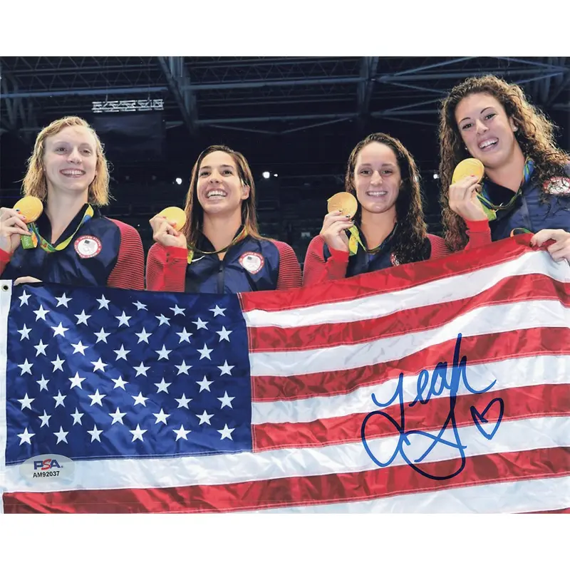 Leah Smith signed 8x10 photo PSA/DNA Autographed