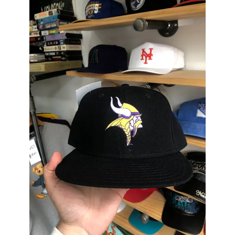 Deadstock Vintage New Era Minnesota Vikings Plain Logo Wool Snapback