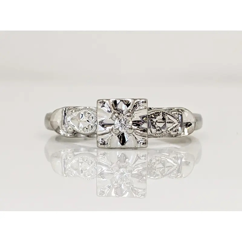 14K WHITE .02 CARAT TOTAL WEIGHT DIAMOND ROUND (1) ILLUSION SET ESTATE RING 1.9 GRAMS