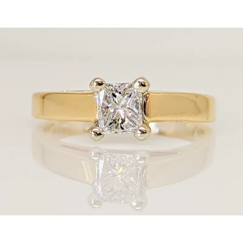 14K .54 CARAT TOTAL I1 E DIAMOND PRINCESS CUT SOLITAIRE ESTATE RING 2.7 GRAMS