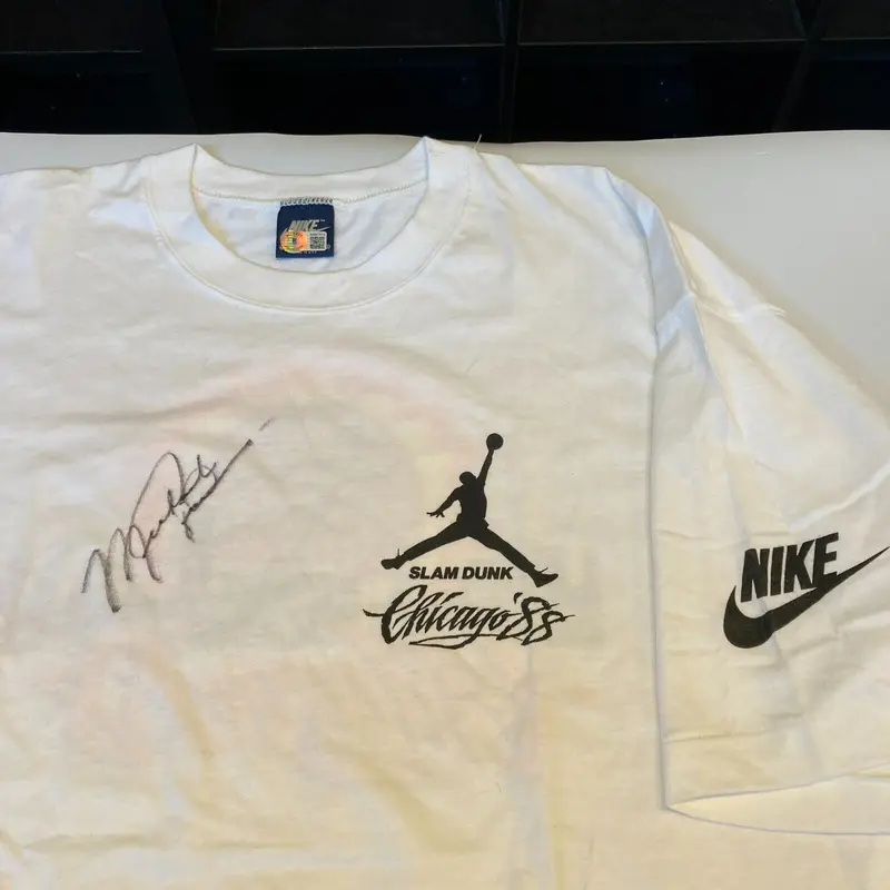 Michael Jordan Signed 1988 Slam Dunk Contest Nike T-shirt Beckett COA