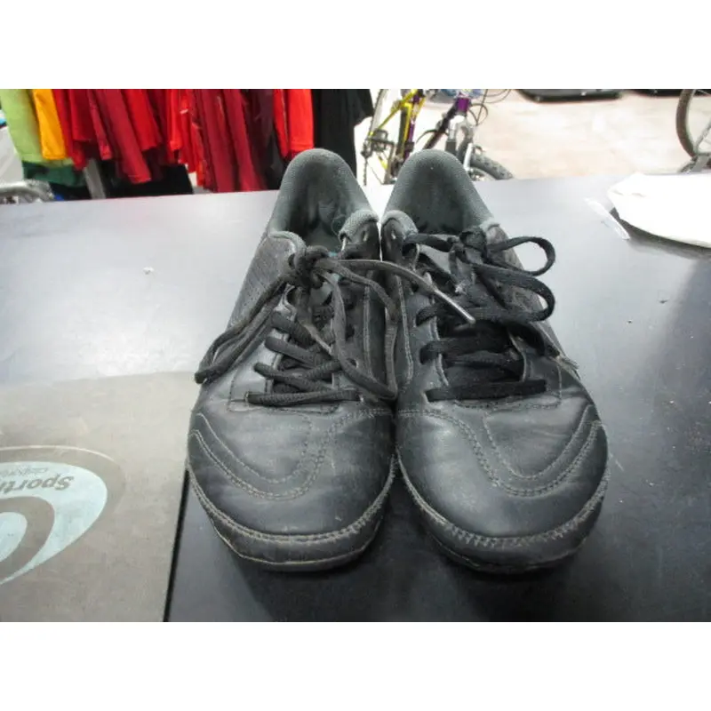 Used Nike Tiempo Size Youth 5 Cleats