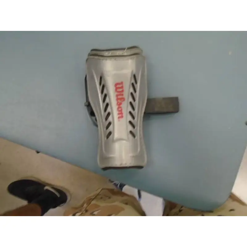Used Wilson Sz Medium Shin Guard