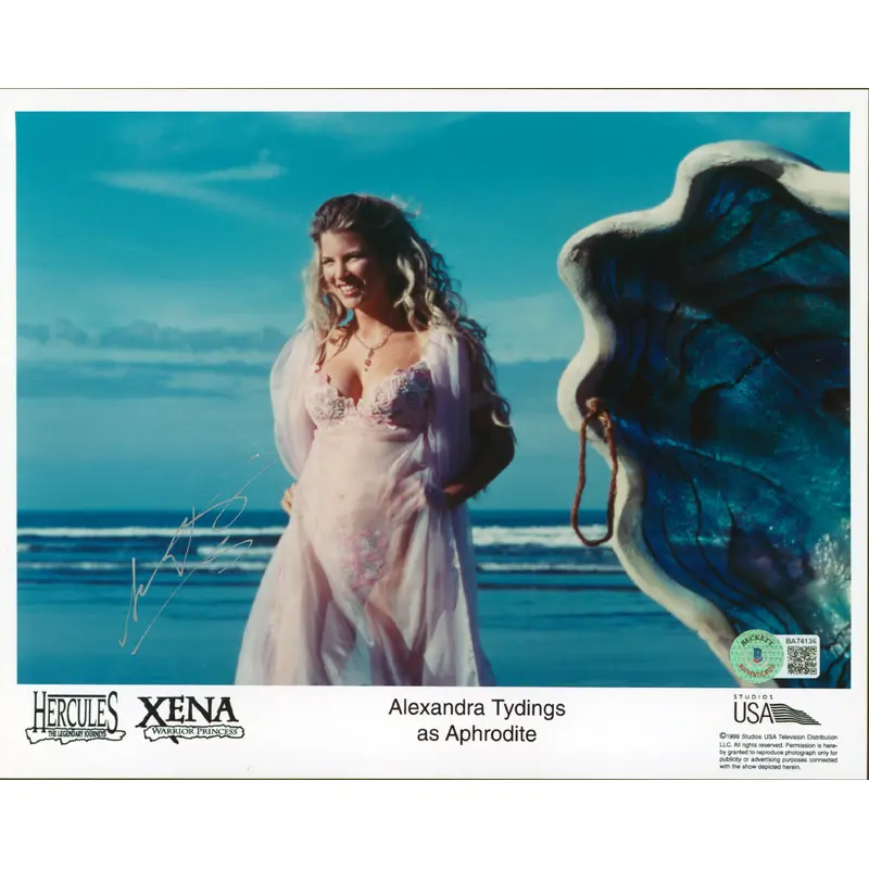 Alexandra Tydings Xena Warrior Princess Signed 8x10 Sexy Photo BAS #BA74136
