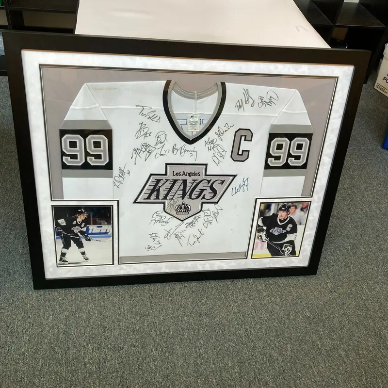 Wayne Gretzky 199091 Los Angeles Kings Team Signed Jersey Framed JSA COA