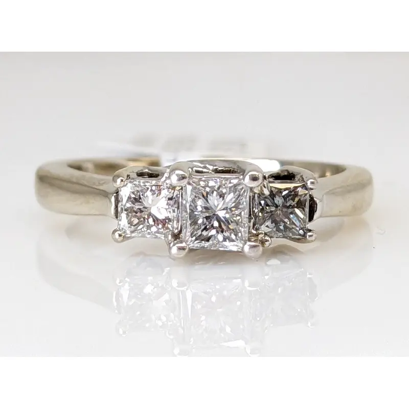 14k WHITE .66 CARAT TOTAL WEIGHT SI1 G DIAMOND PRINCESS CUT (3) ESTATE RING 3.4 GRAMS