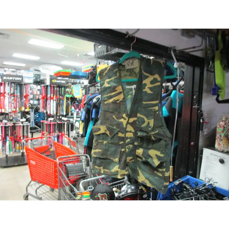 Used Duck Bay Camo Vest Size Large