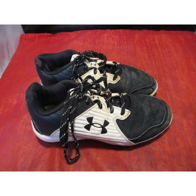Used Under Armour Leadoff Cleats Youth Size 3