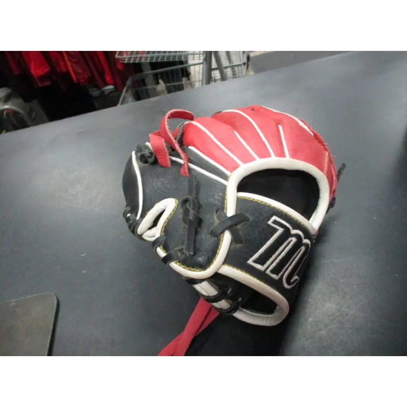 Used Marucci Caddo Series V2 10" Glove - RHT