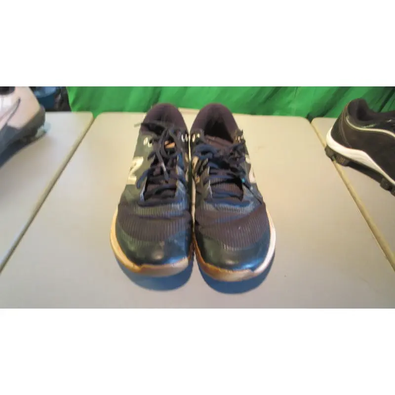 Used New Balance Turf Cleats Size 7
