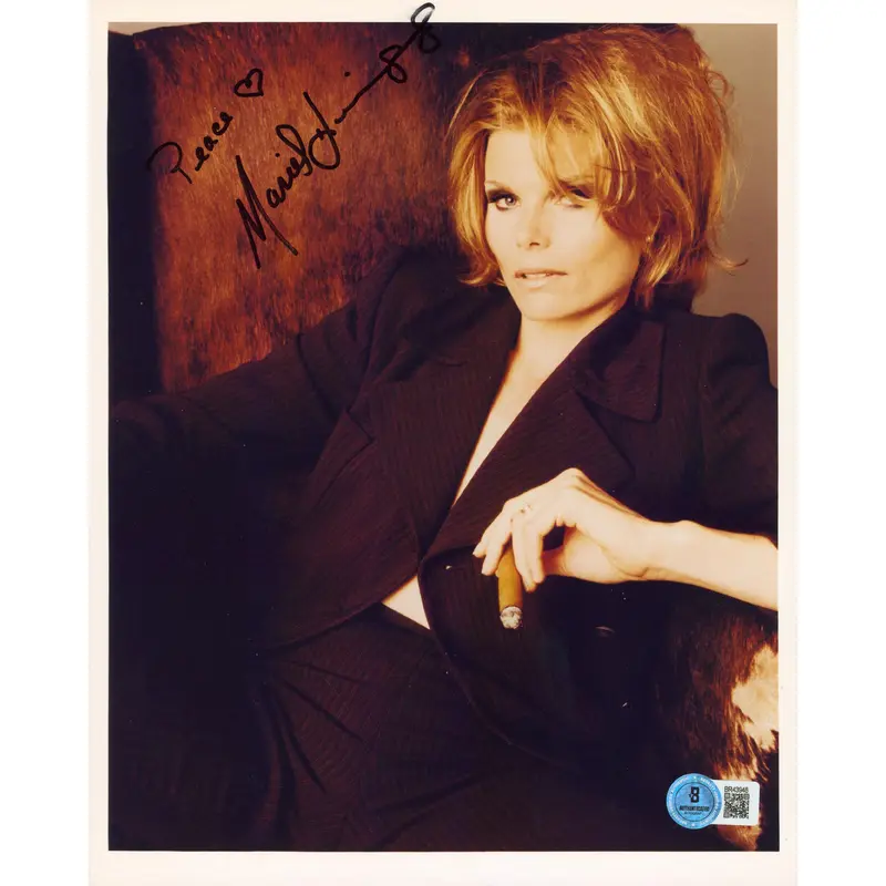 Mariel Hemingway Star 80 Peace Authentic Signed 8x10 Vertical Photo BAS #BR43948